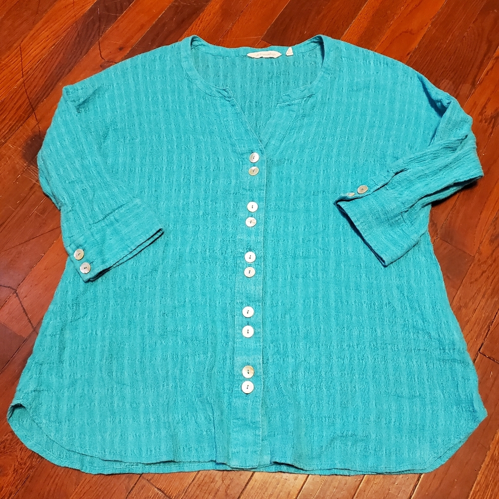 Soft surroundings crinkled gauze button top